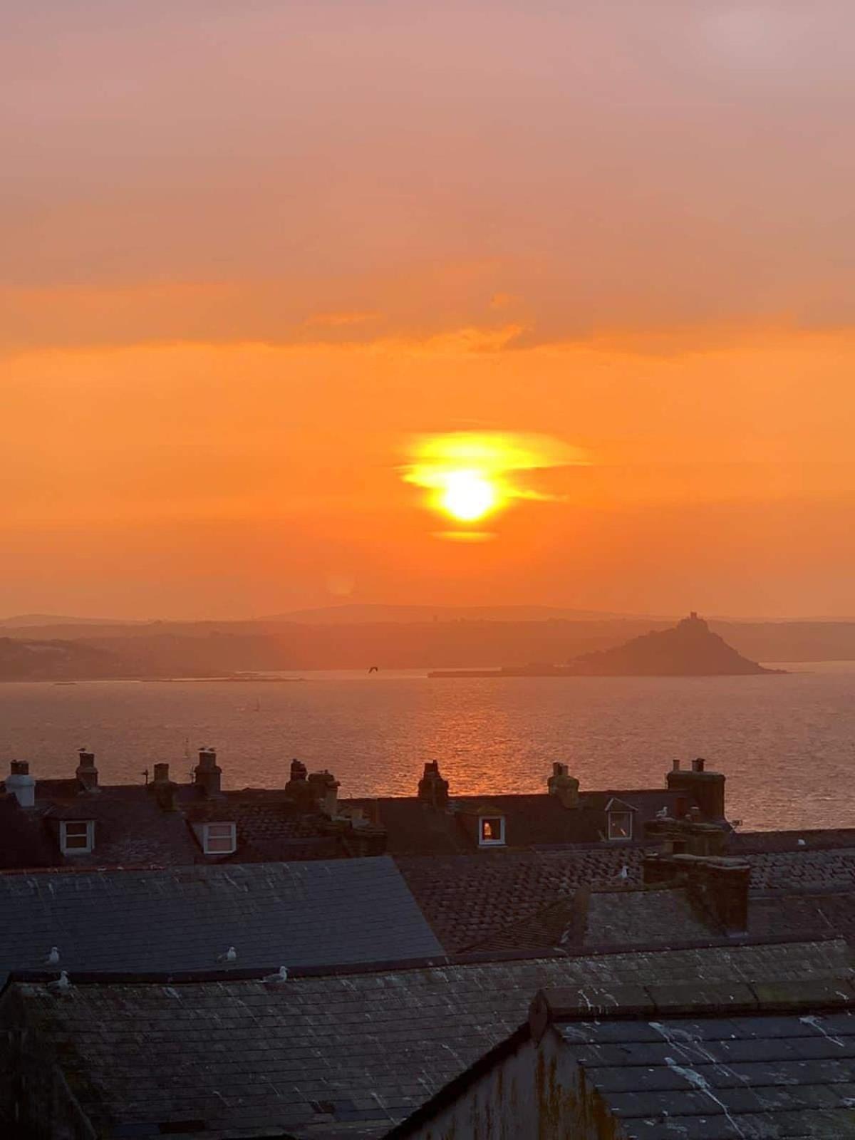 Ferienwohnung Stunning Penthouse In Penzance "Amazing Sea Views" Exterior foto